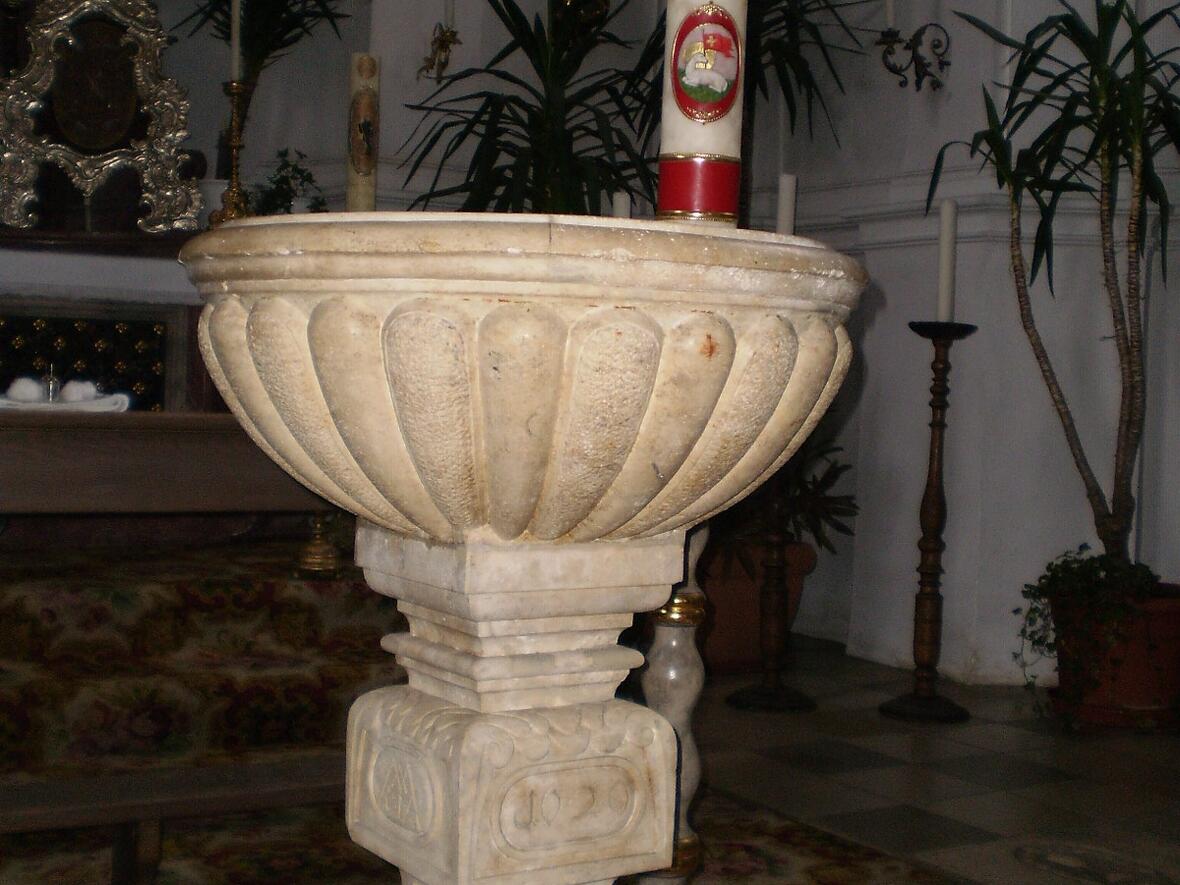 taufstein2433676