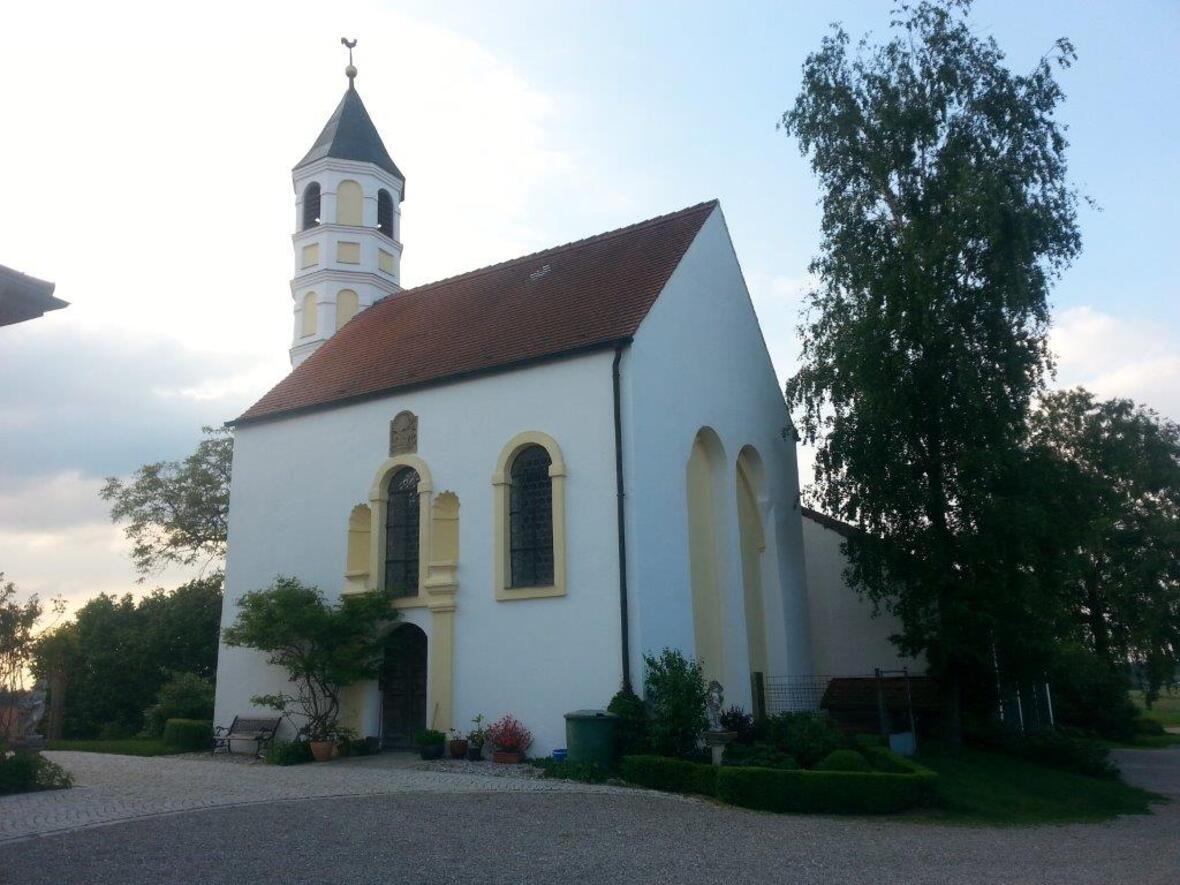 Kirche "St. Johannes d. Täufer" in Winden, Aussenansicht - Foto: Winfried Hermann
